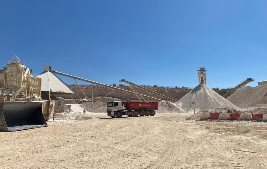Cemex bolsters aggregates reserves in Madrid by acquiring two new quarries